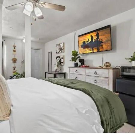 Inviting Oasis - Cozy, Spotless, And Comfortable Room Pahokee Bagian luar foto